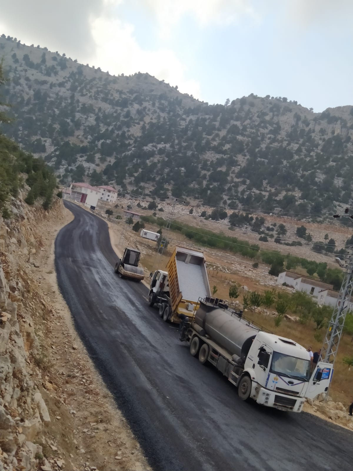 Adana Büyükşehir Belediyesi Sınırları İçerisinde Toprak İşleri Sanat Yapıları Üst Yapı (Alttemel, Temel, Sathi Kaplama, Bsk) Onarımı ve Yapımı İşi